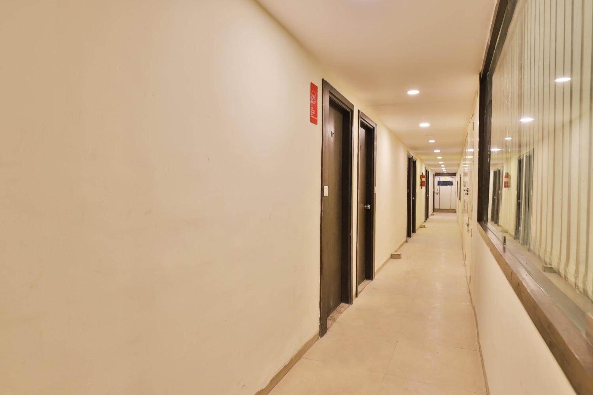 Collection O Naroda Ahmedabad Formerly Hotel Santro Jāmb Exteriér fotografie